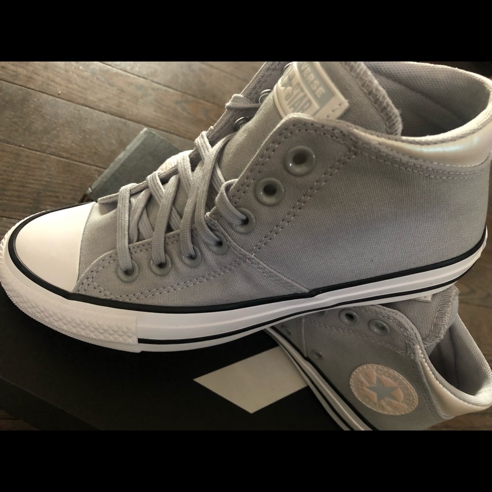 Women Converse